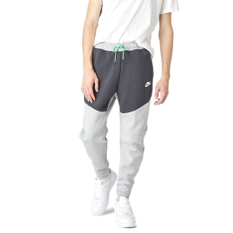 Pantalon de survêtement Nike TECH FLEECE