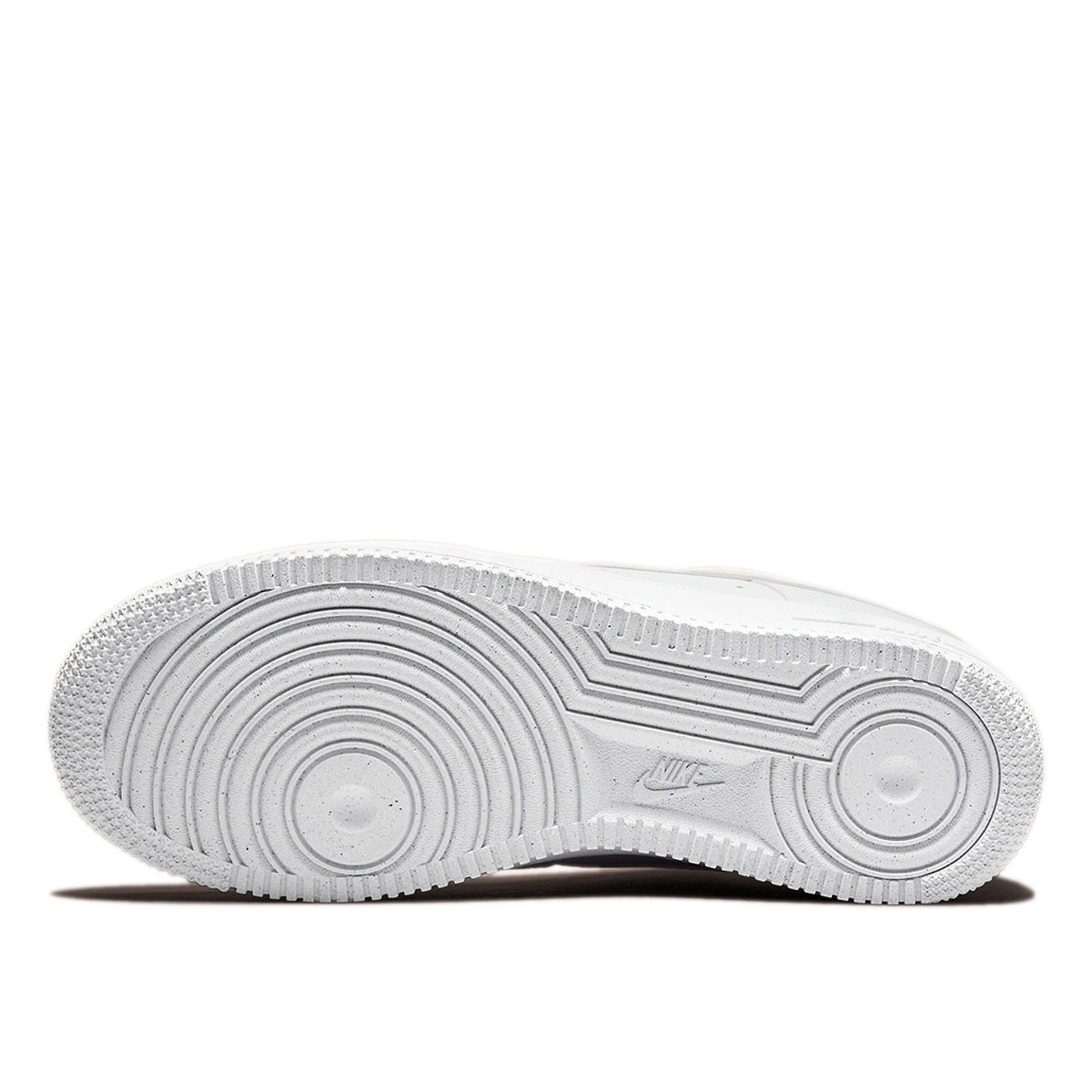 Basket Nike W AIR FORCE 1 07