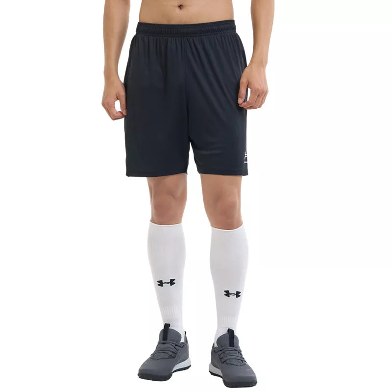 Short Under Armour M. Challenger Train