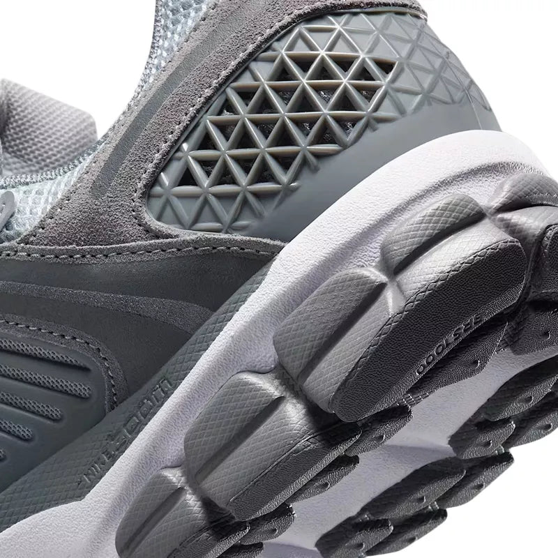 Basket Nike ZOOM VOMERO 5