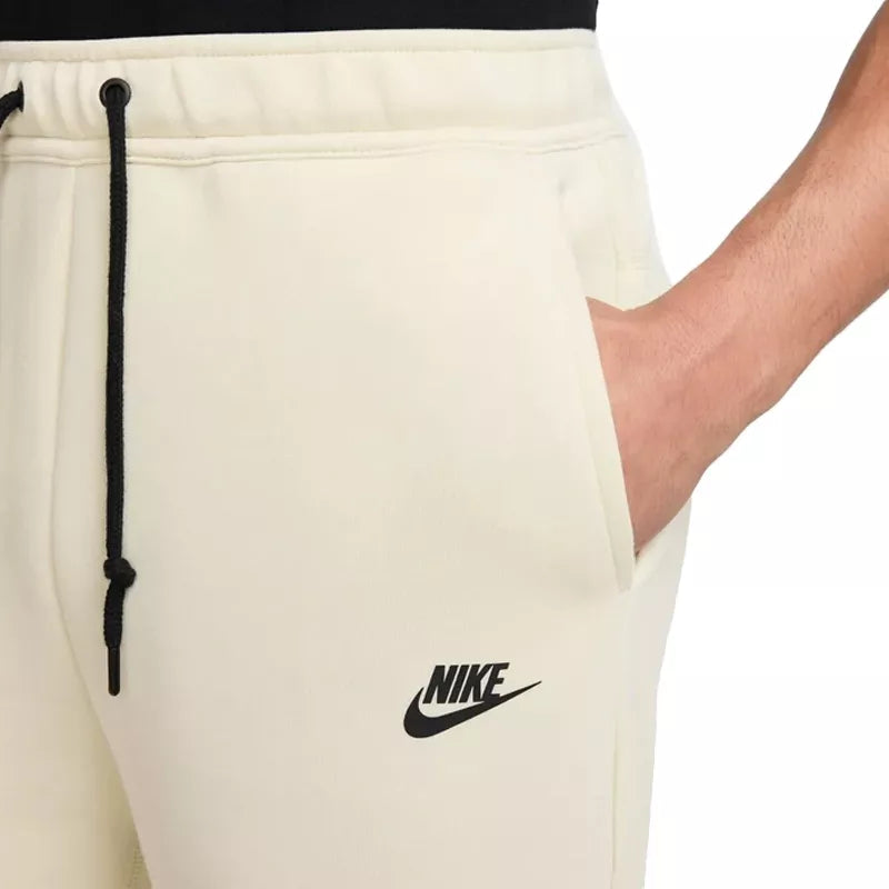 Short Nike TECH FLEECE