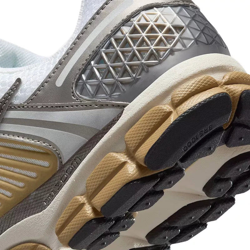 Basket Nike ZOOM VOMERO 5