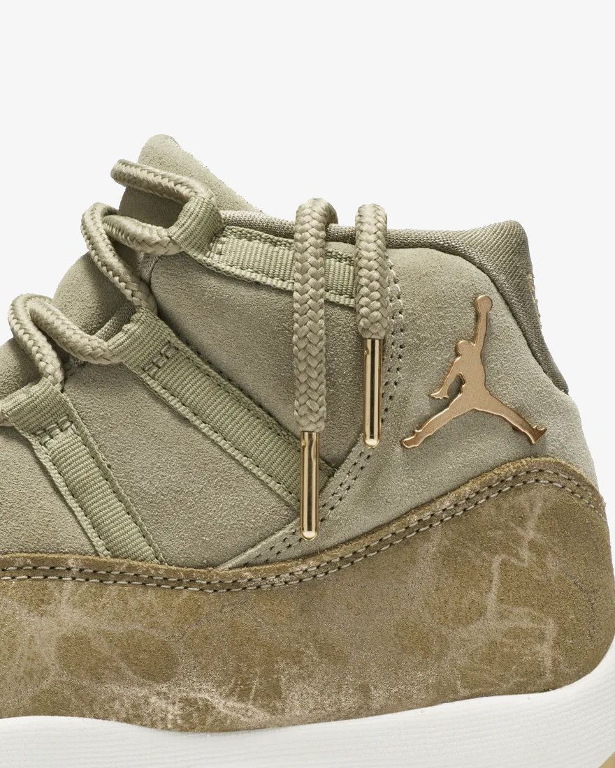 Baskets Nike AIR JORDAN RETRO 11 - Ref. AR0715-200