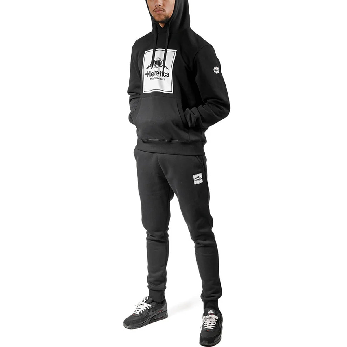 Pantalones deportivos AKINS Helvética
