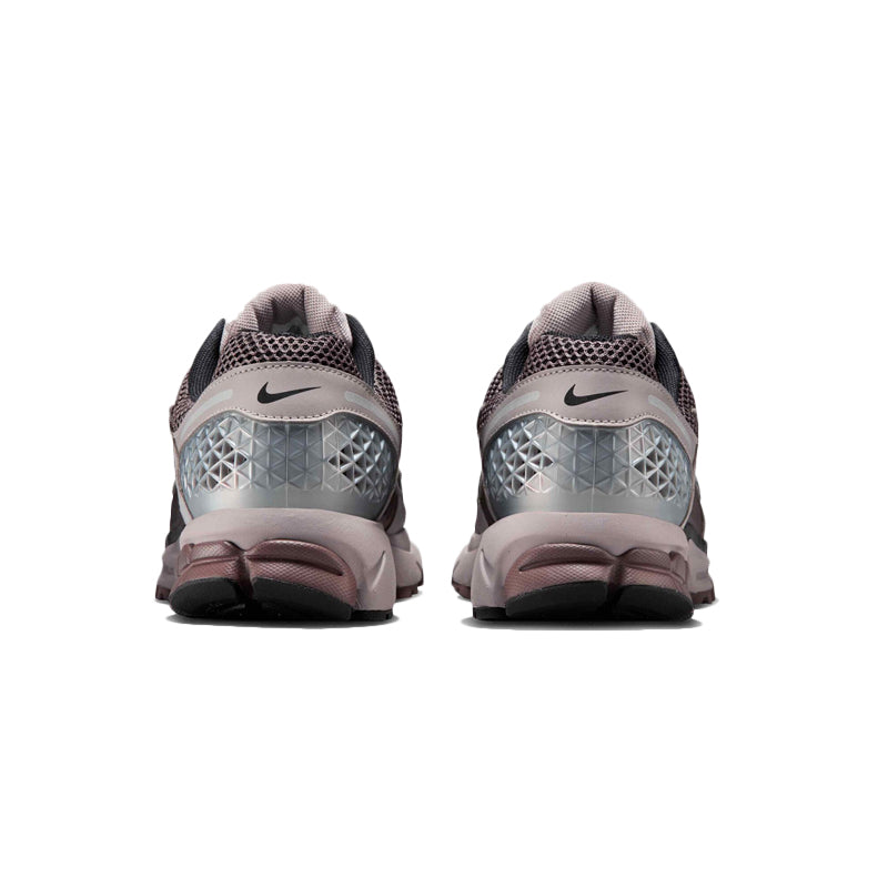Basket Homme Nike ZOOM VOMERO 5