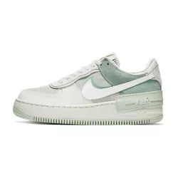 Basket Nike AIR FORCE 1 LO...