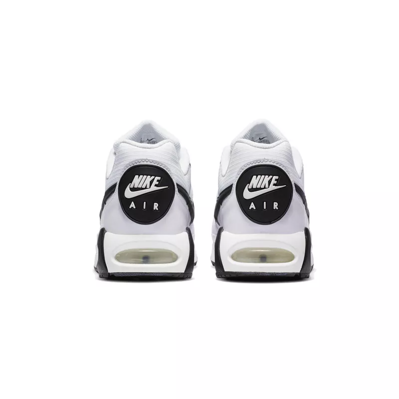 Basket Nike AIR MAX IVO