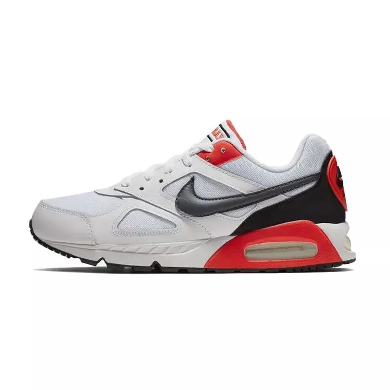 Basket Nike AIR MAX IVO