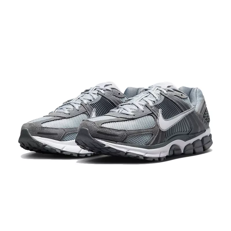 Basket Nike ZOOM VOMERO 5