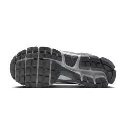 Basket Nike ZOOM VOMERO 5