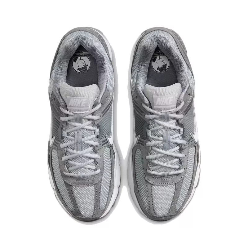 Basket Nike ZOOM VOMERO 5