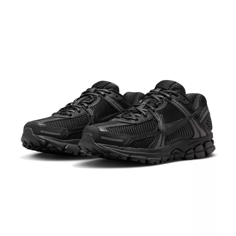 Basket Nike ZOOM VOMERO 5
