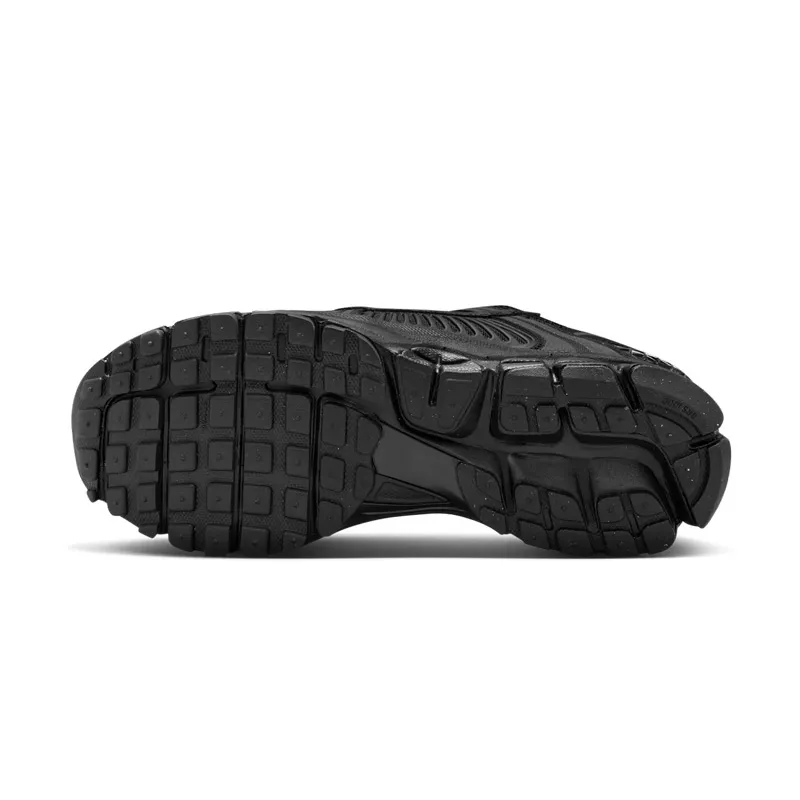 Basket Nike ZOOM VOMERO 5