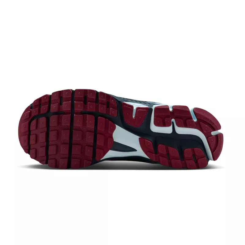 Basket Nike ZOOM VOMERO 5