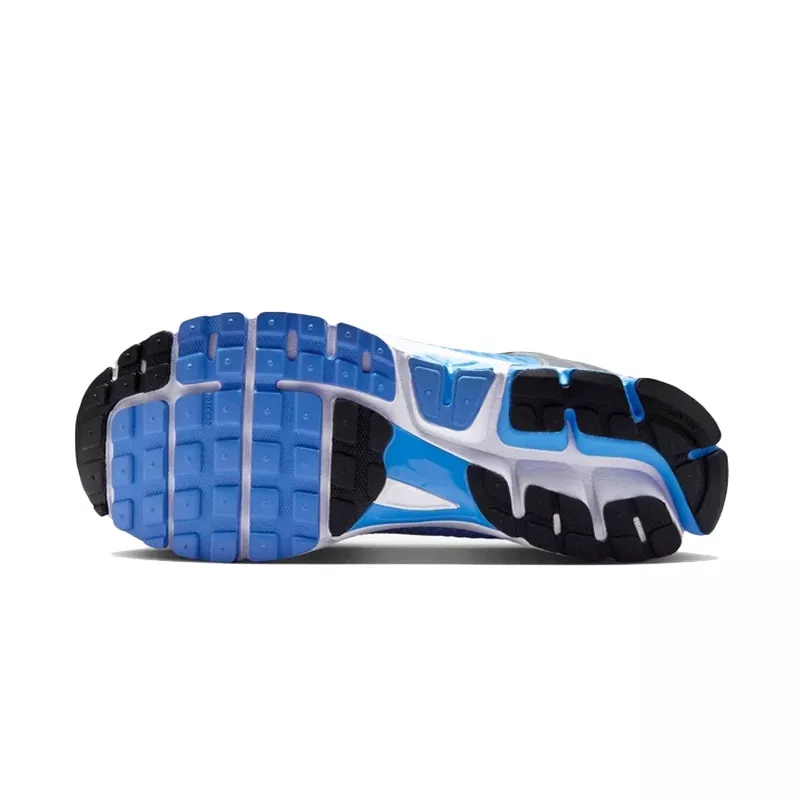 Basket Nike ZOOM VOMERO 5