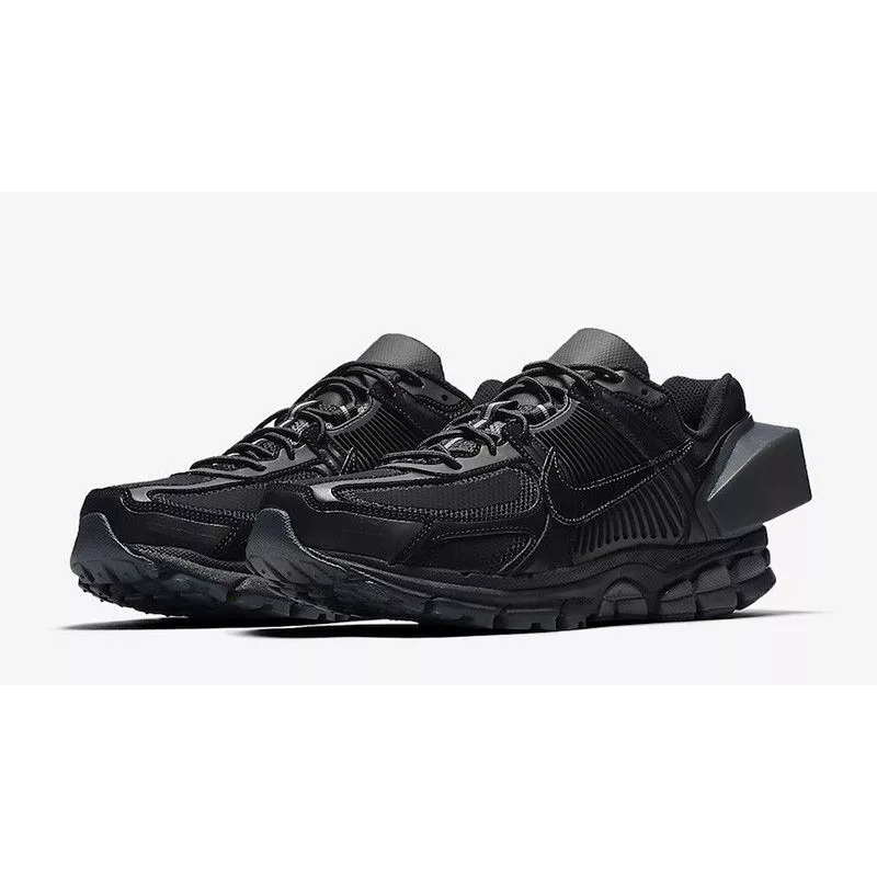 Baskets Nike ZOOM VOMERO 5 - Ref. AT3152-001