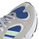 Baskets adidas Originals YUNG-1