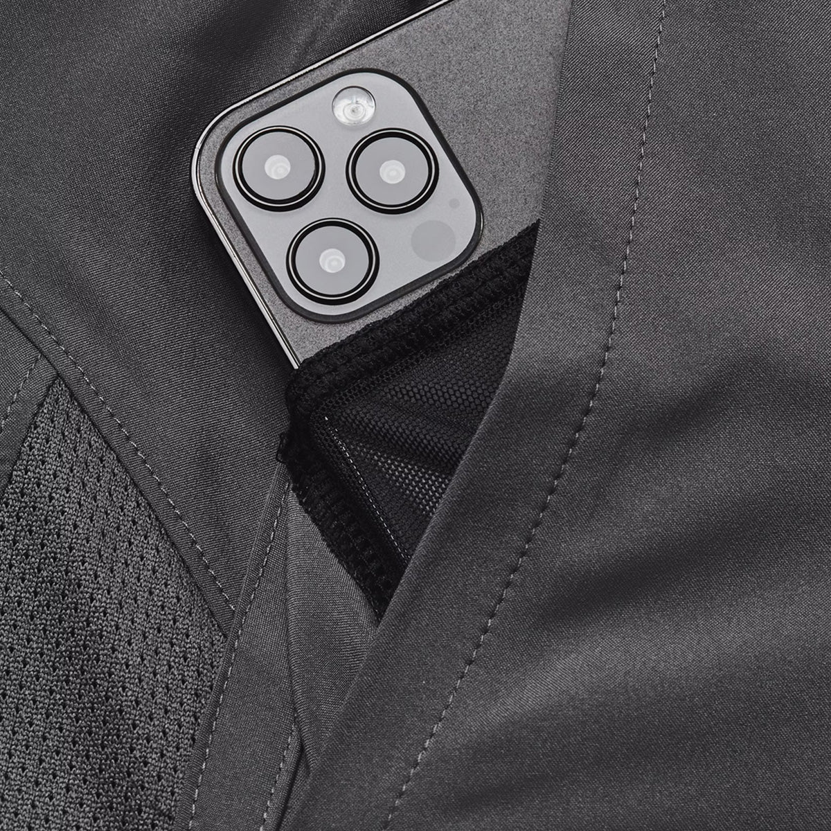 Short Homme Under Armour LAUNCH 7