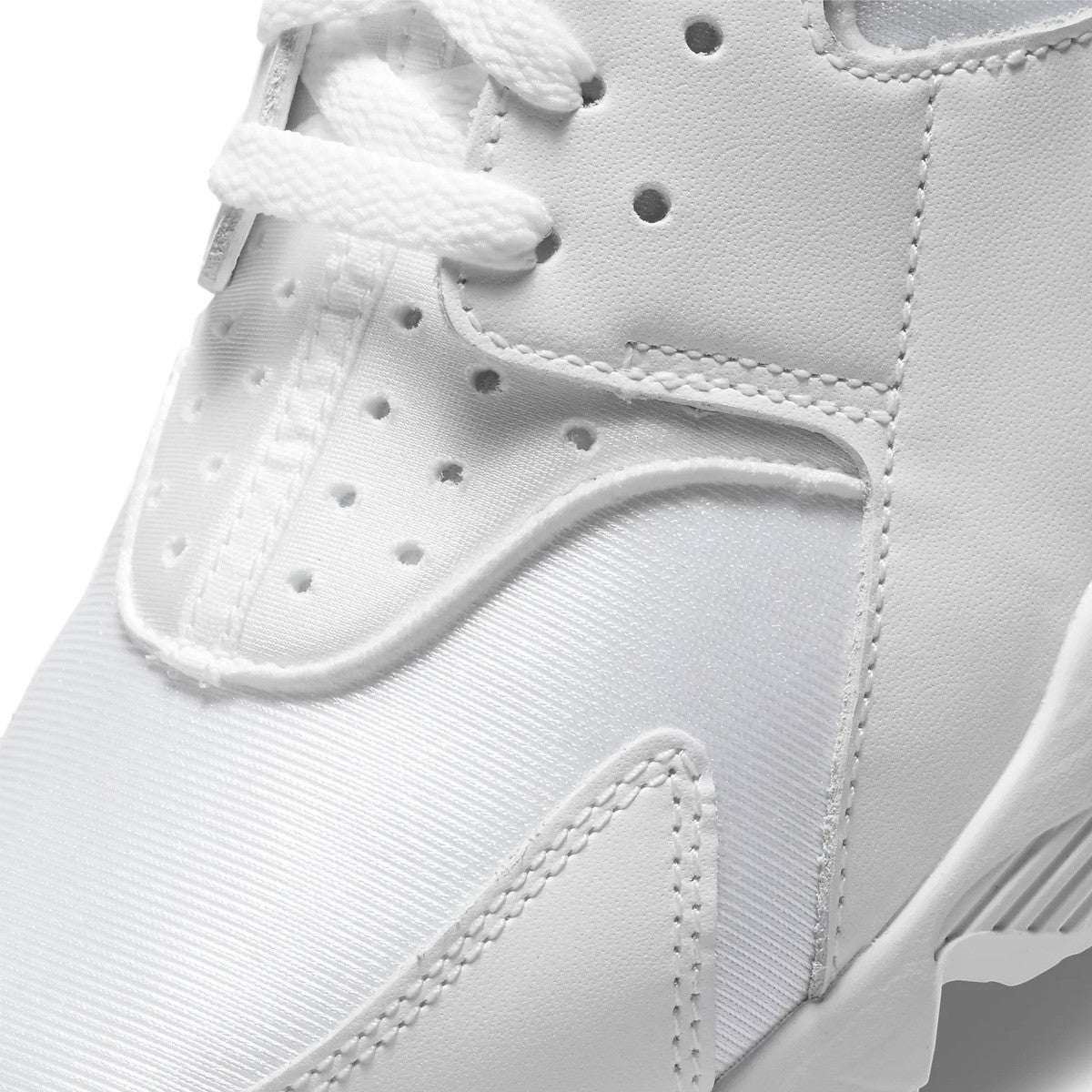 Basket Nike AIR HUARACHE RUN