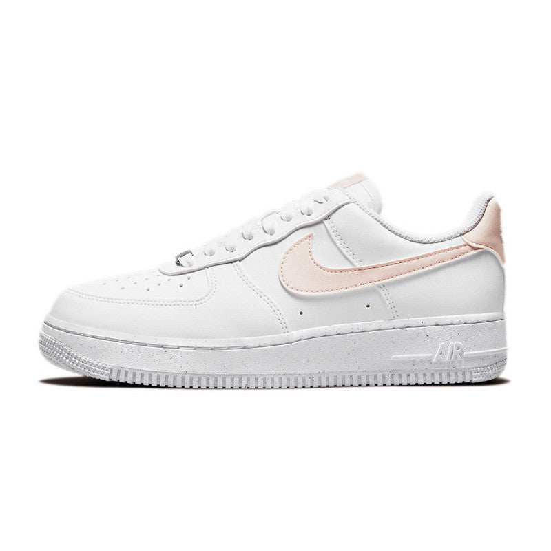 Basket Nike W AIR FORCE 1 07