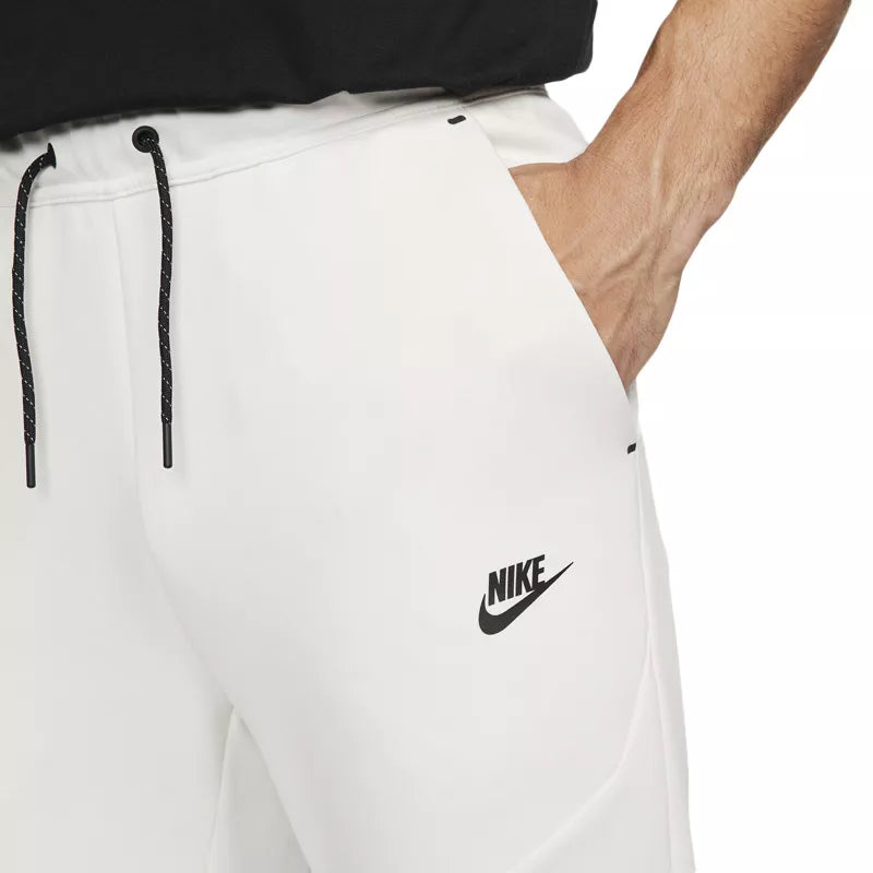 Pantalon de survêtement Nike TECH FLEECE