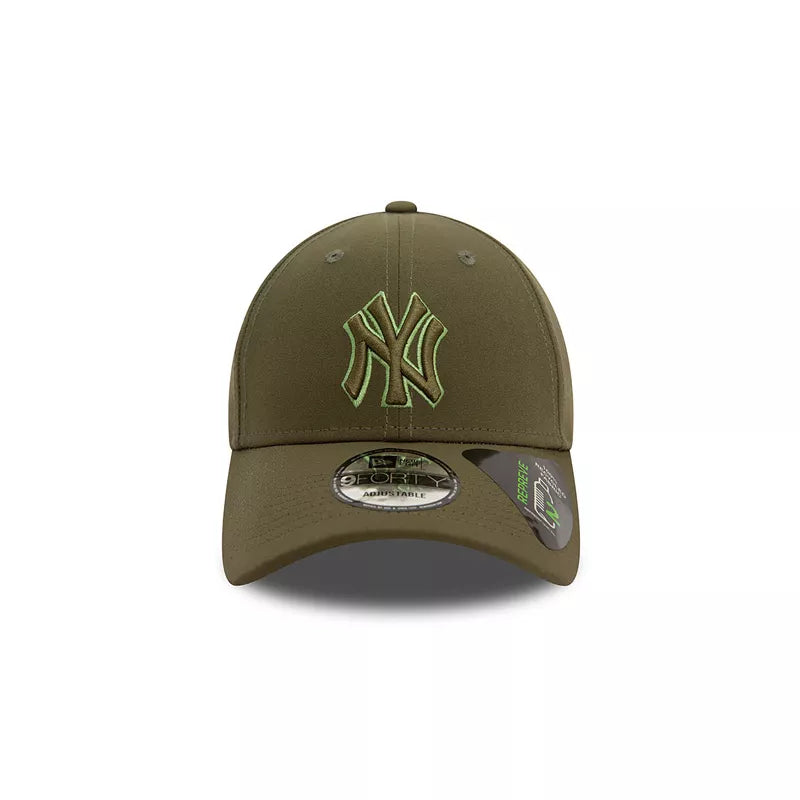Casquette New Era 9FORTY  Yankees Outline Repreve