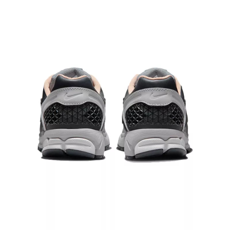 Basket Nike ZOOM VOMERO 5