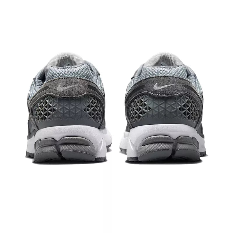 Basket Nike ZOOM VOMERO 5