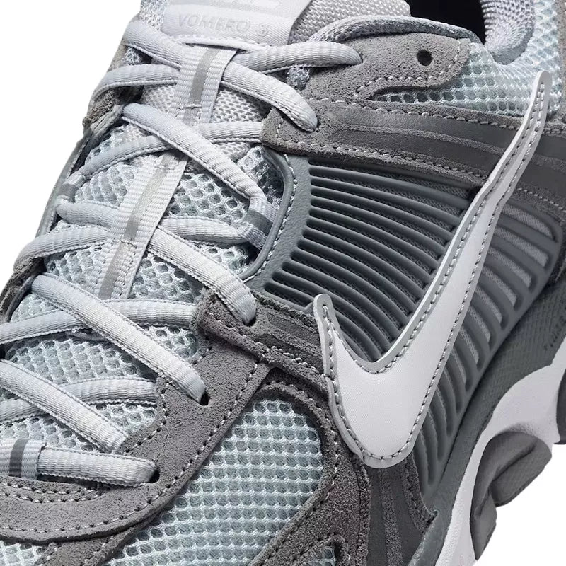 Basket Nike ZOOM VOMERO 5