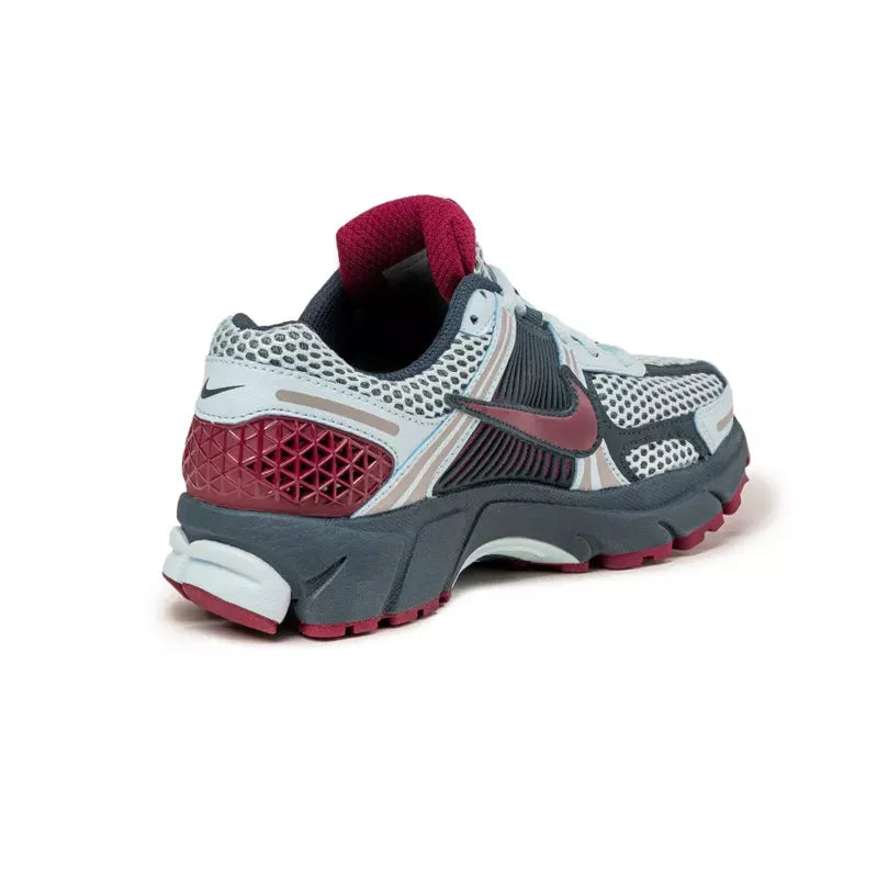 Basket Nike ZOOM VOMERO 5