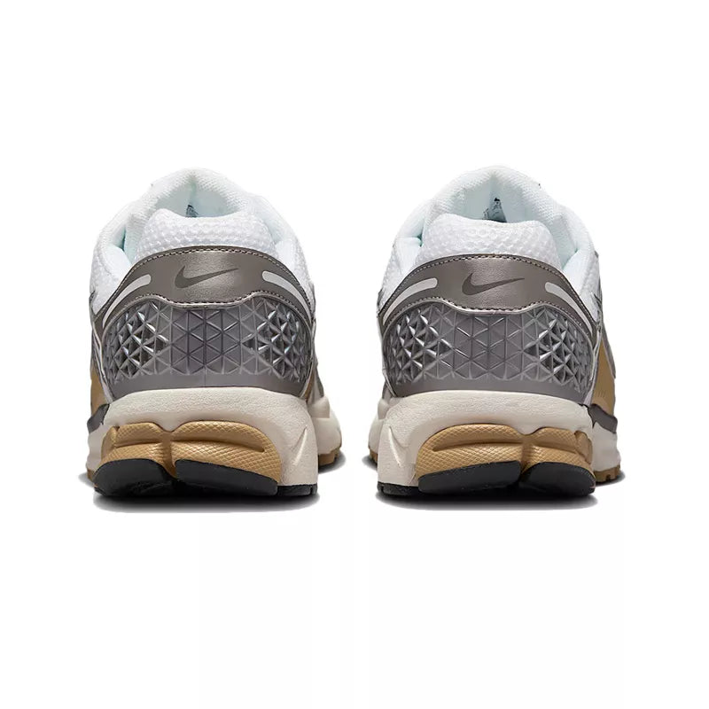 Basket Nike ZOOM VOMERO 5