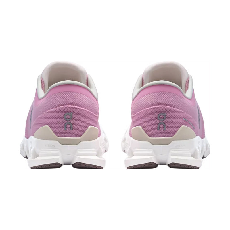 Basket Femme On Running CLOUD X 4