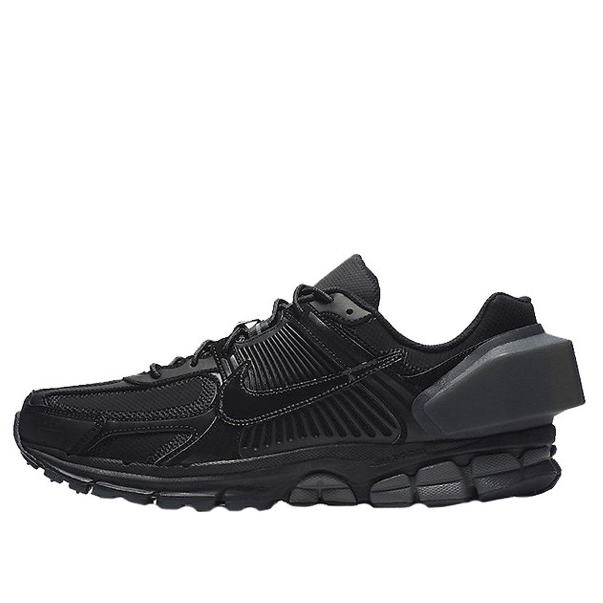 Baskets Nike ZOOM VOMERO 5 - Ref. AT3152-001