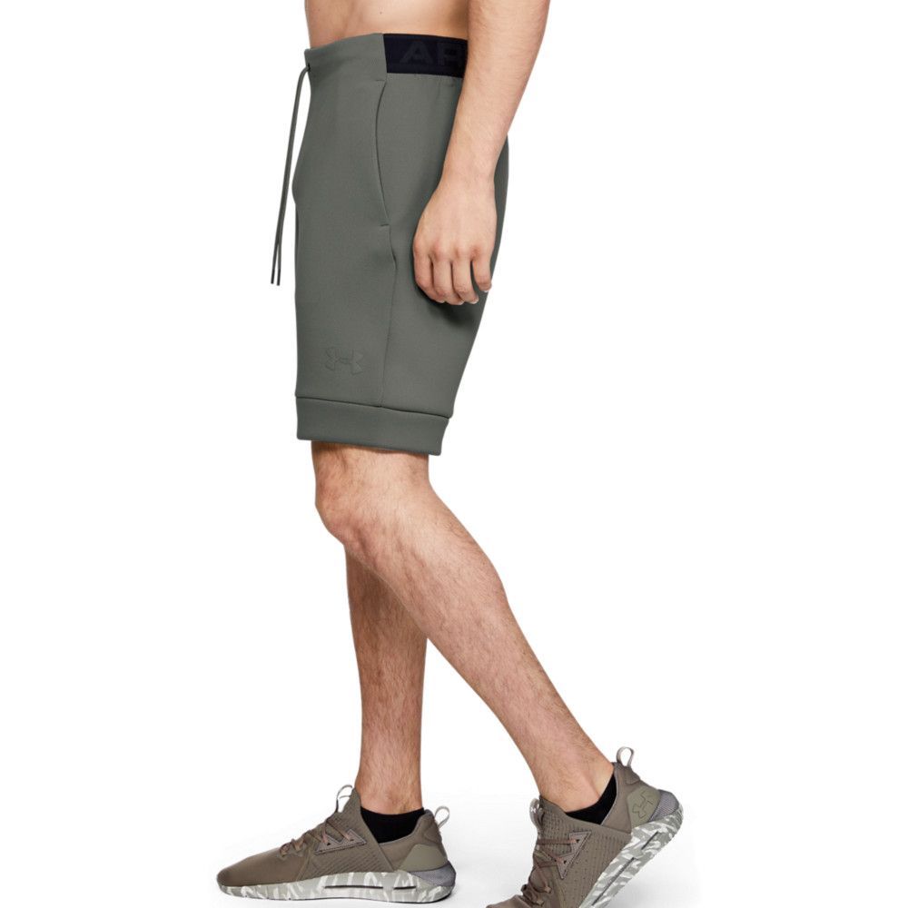 Shorts, bermudas Under Armour MOVE SHORTS