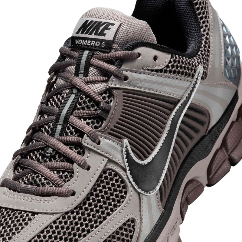 Basket Homme Nike ZOOM VOMERO 5