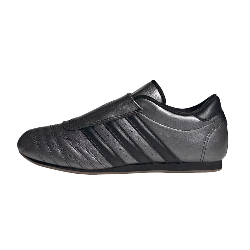 Pegashoes - Basket Adidas Sport Taekwondo Argent/Noir - JS4024