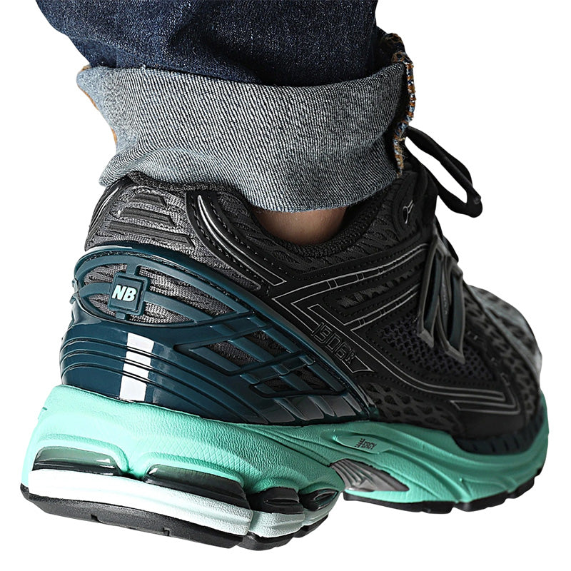 Baskets New Balance M1906