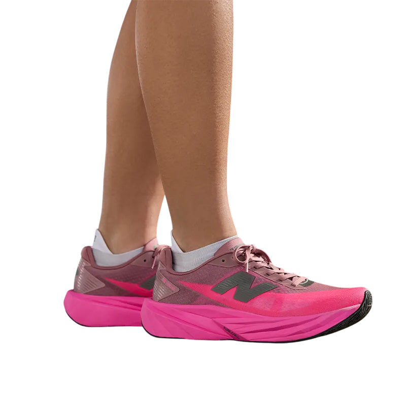 Basket Femme New Balance FUELCELL REBEL V5